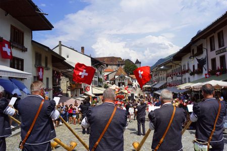 Around the world 1.5 times in Switzerland – and 10 other reasons to discover the country NOW
