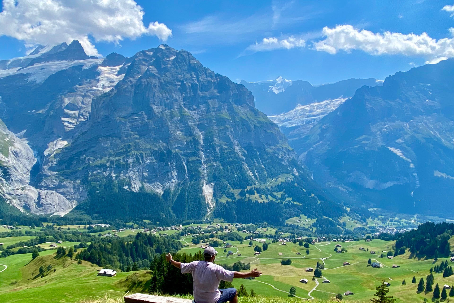 Best of Bernese Alps Private Day Tour: Visit of Lauterbrunnen, Mürren, Grindelwald, Interlaken in the Jungfrau Region (View on Eiger, Mönch and Jungfrau) (from Basel)