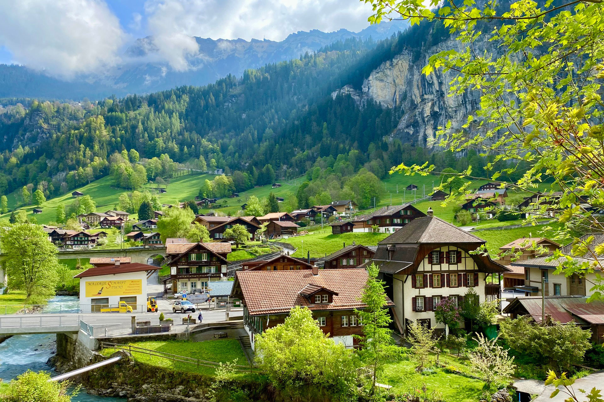 Best of Bernese Alps Private Day Tour: Visit of Lauterbrunnen, Mürren, Grindelwald, Interlaken in the Jungfrau Region (View on Eiger, Mönch and Jungfrau) (from Lucerne)