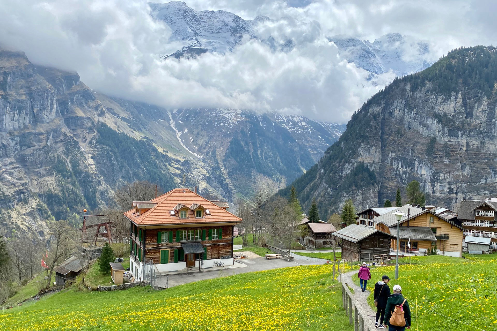 Best of Bernese Alps Private Day Tour: Visit of Lauterbrunnen, Mürren, Grindelwald, Interlaken in the Jungfrau Region (View on Eiger, Mönch and Jungfrau) (from Bern)