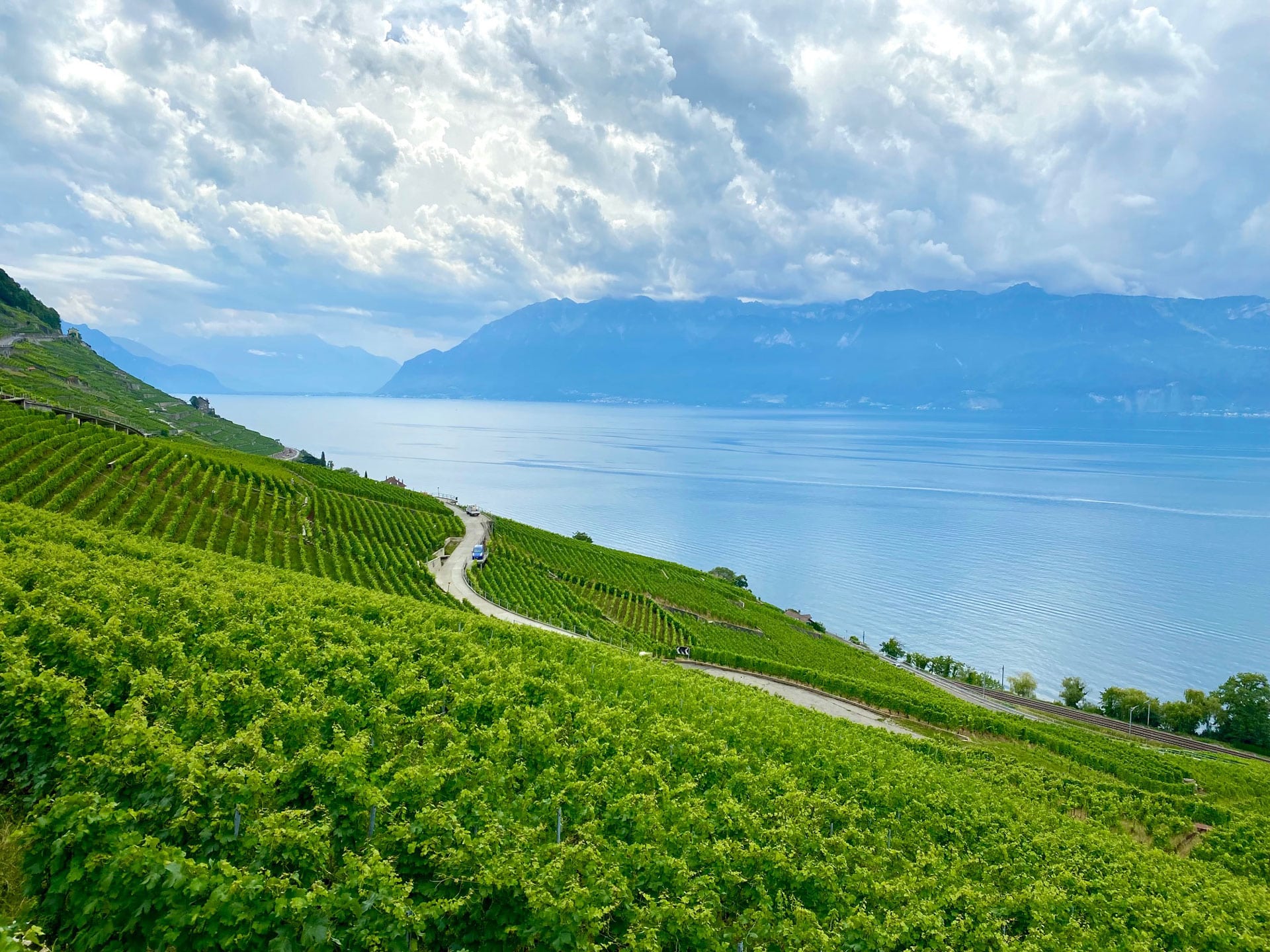 Western Switzerland 2 Days Private Tour – Between must-see places & hidden gems – Montreux, Vineyards & Grand Canyon of Switzerland (Interlaken)